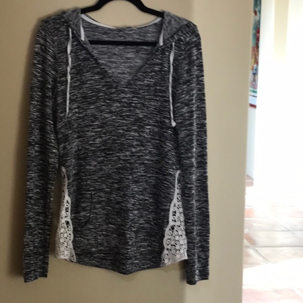 Heathered grey lightweight sweater!